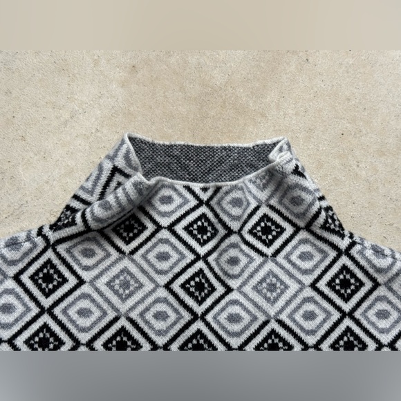 Tahari Women's White Gray Black Cowl Neck Long Sleeve Sweater S Small CT - Picture 3 of 4